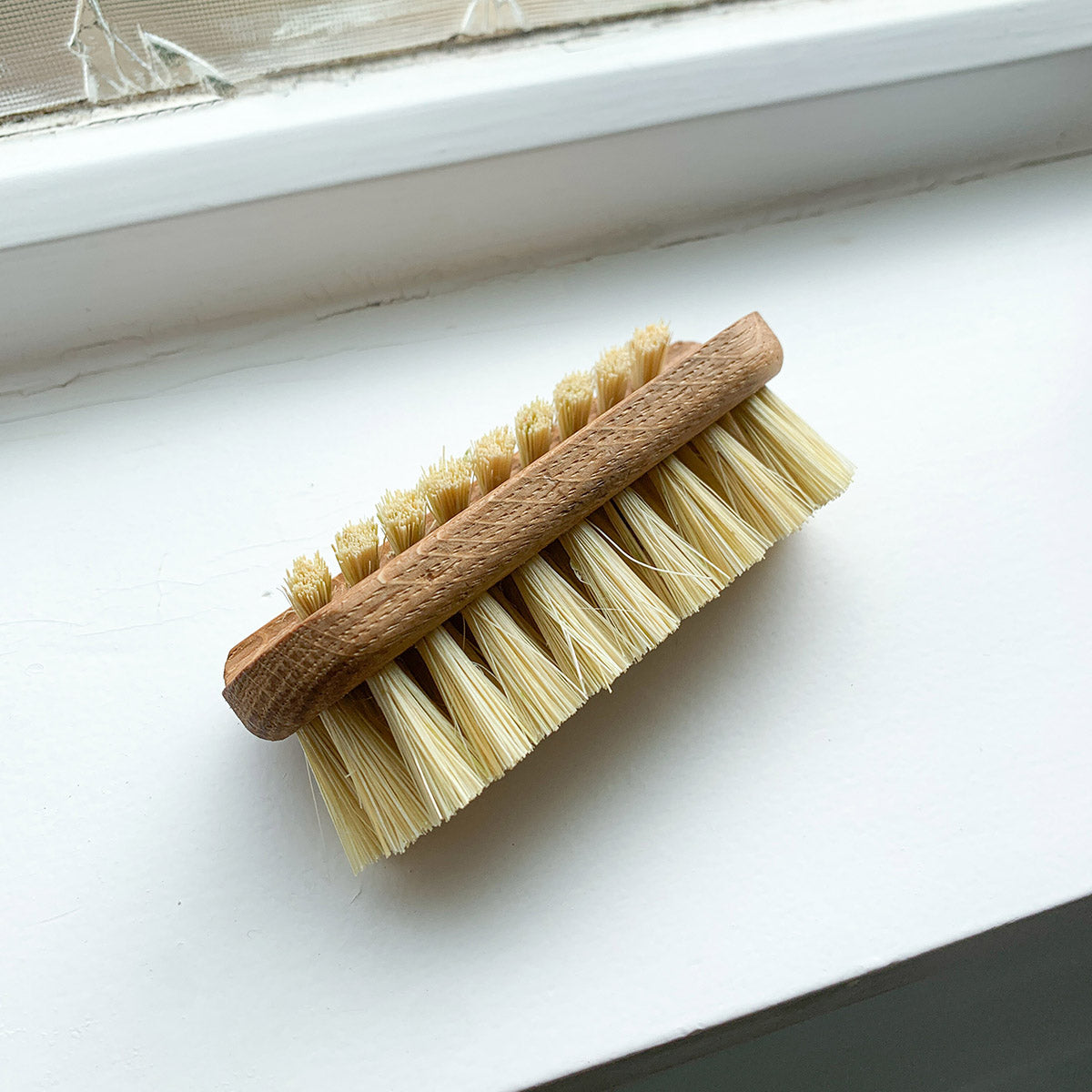 IRIS HANTVERK | OAK NAIL BRUSH