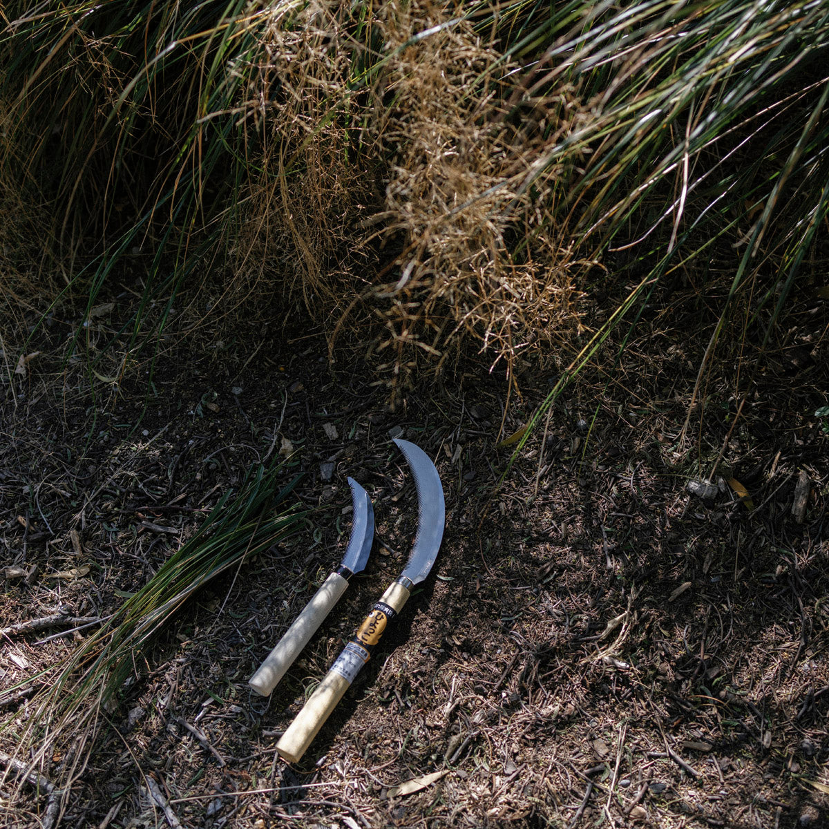 STAINLESS STEEL TOOTHED HARVESTING SICKLE