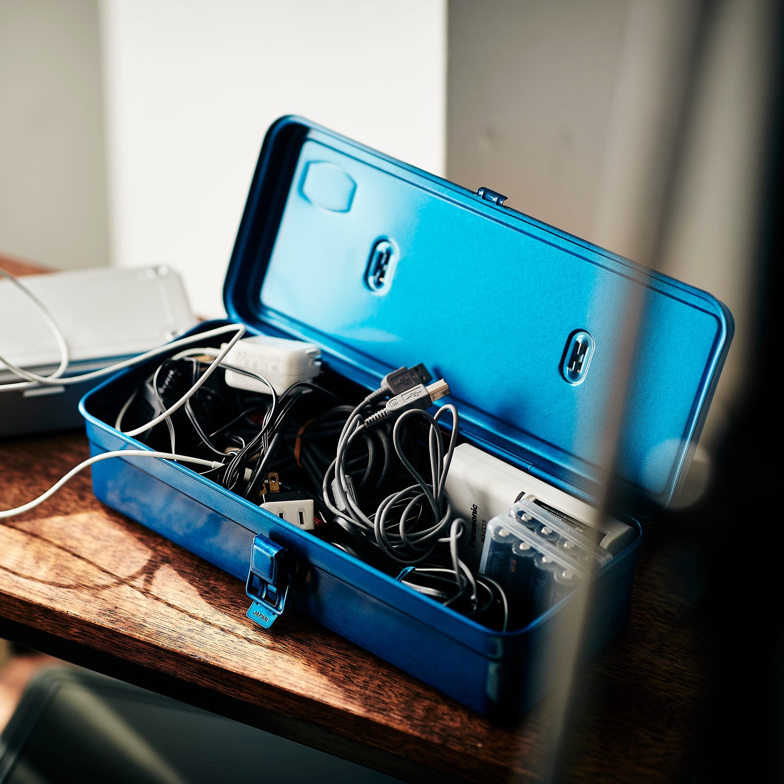 TOYO | TRUNK SHAPED TOOLBOX | T-320
