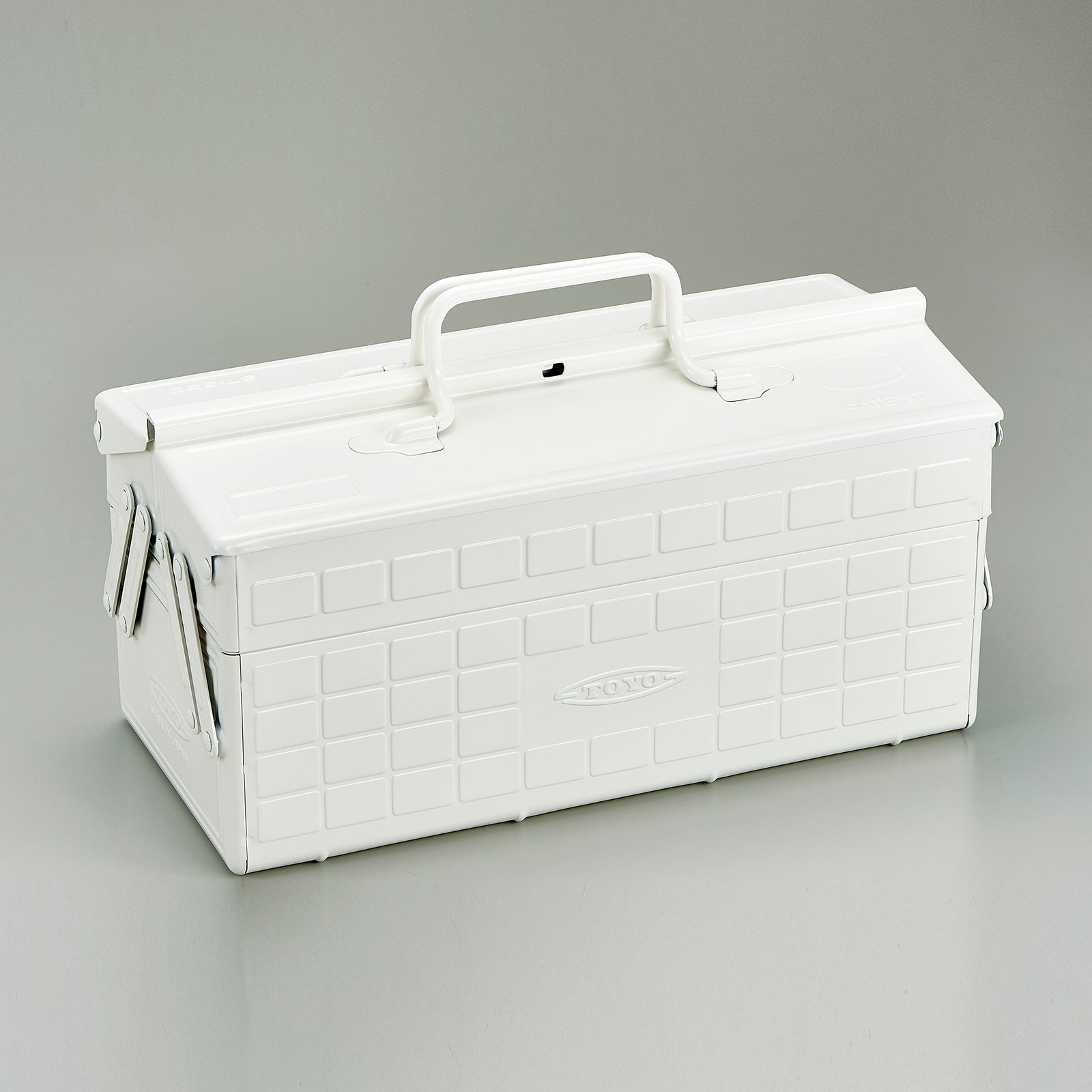 Cantilever steel toolbox