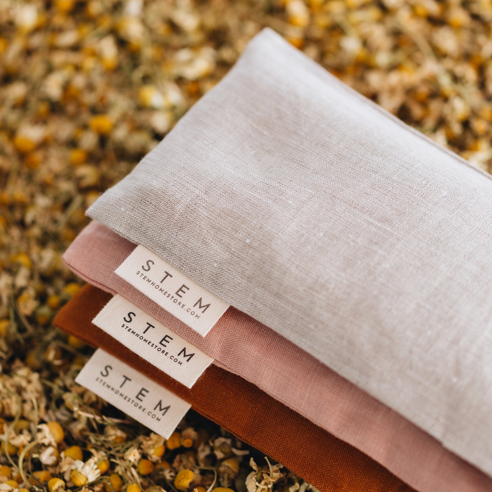 ORGANIC LAVENDER + CHAMOMILE EYE PILLOW