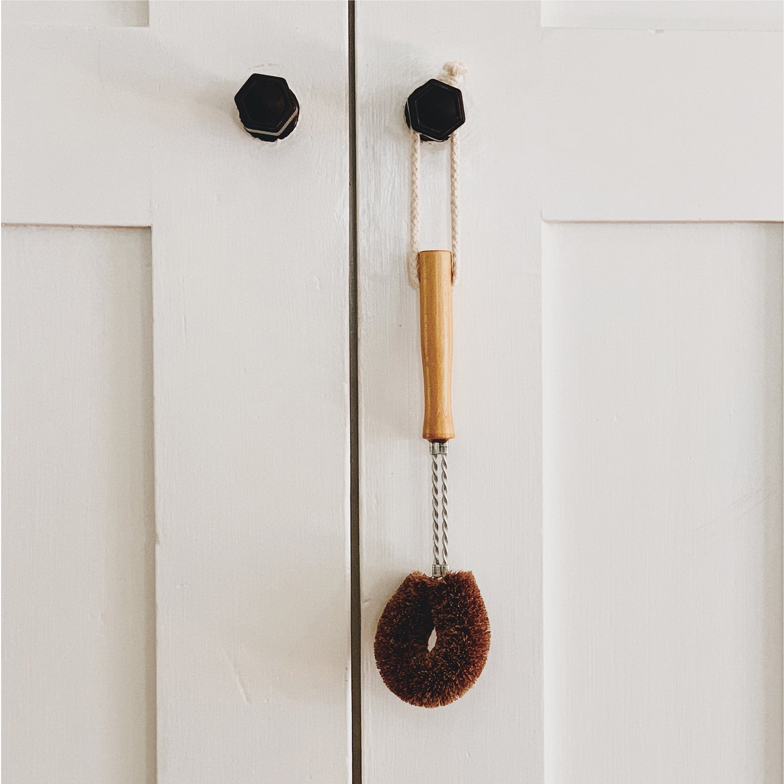 COCONUT FIBRE DISH BRUSH