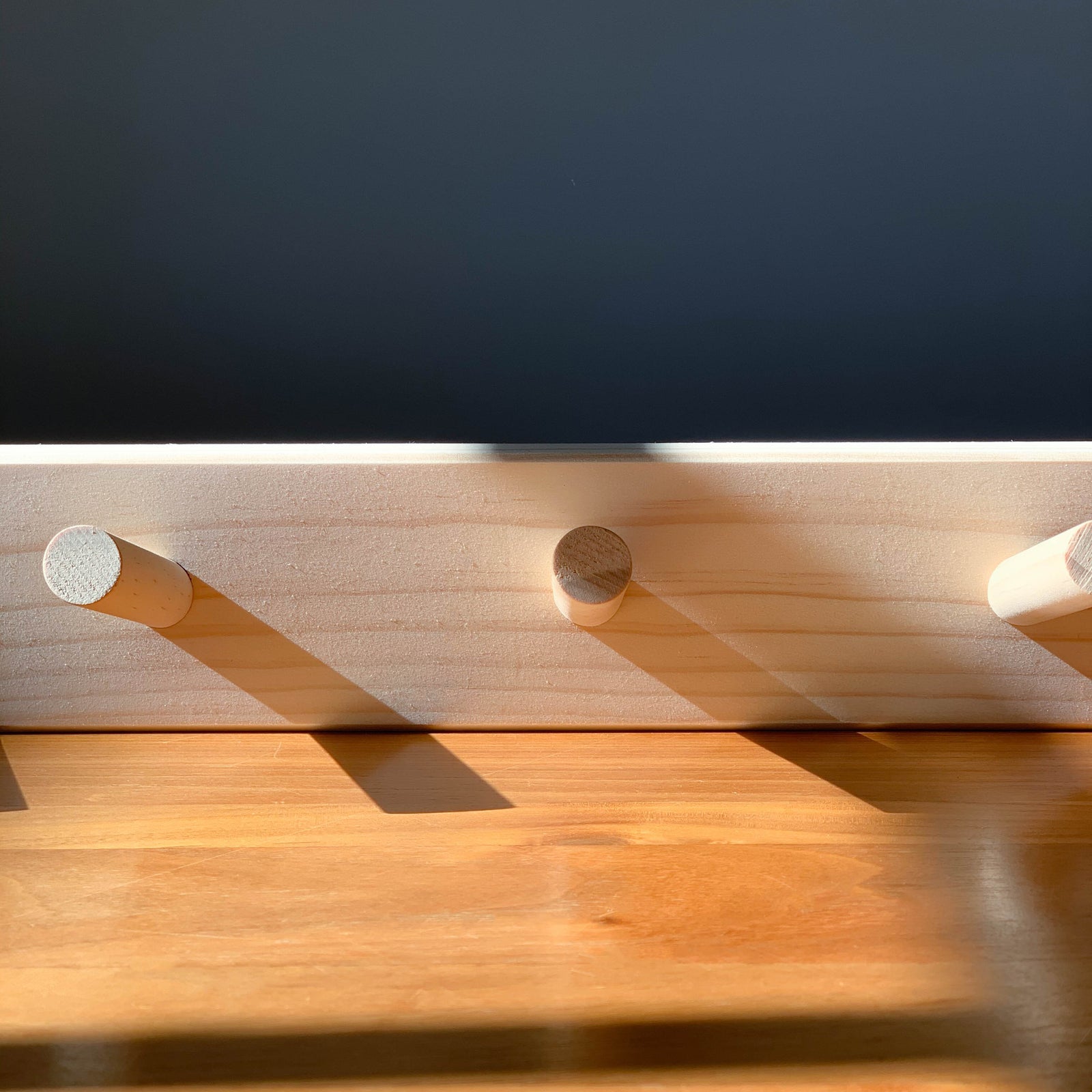 WOODEN PEG RACK | PINE