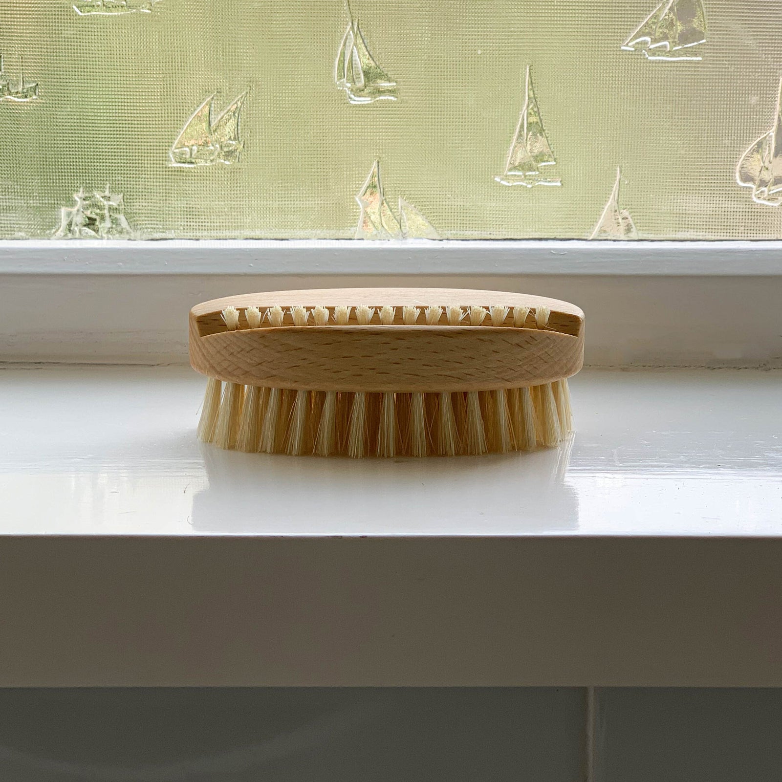 BEECHWOOD OVAL NAIL BRUSH