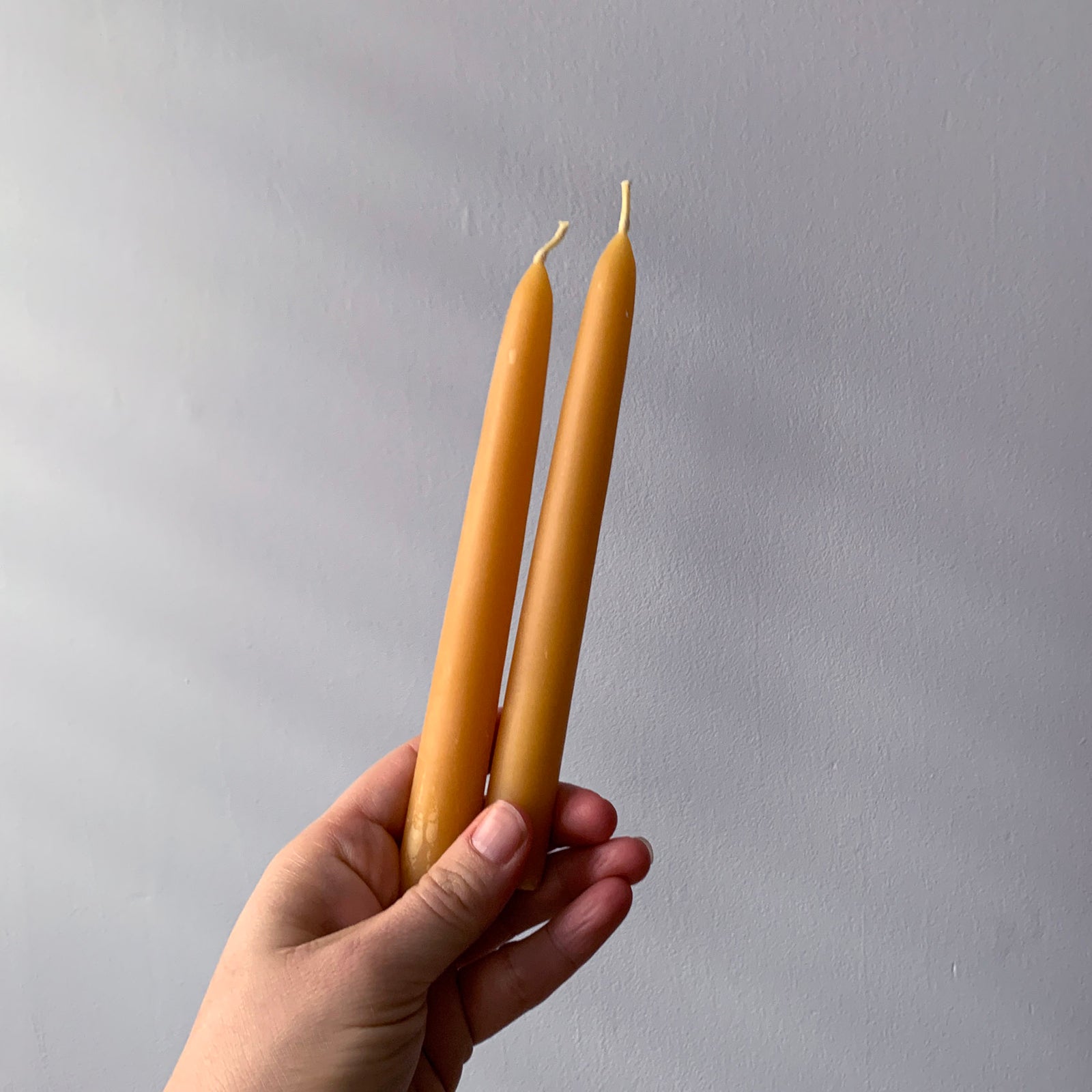 TAPER BEESWAX DINNER CANDLE