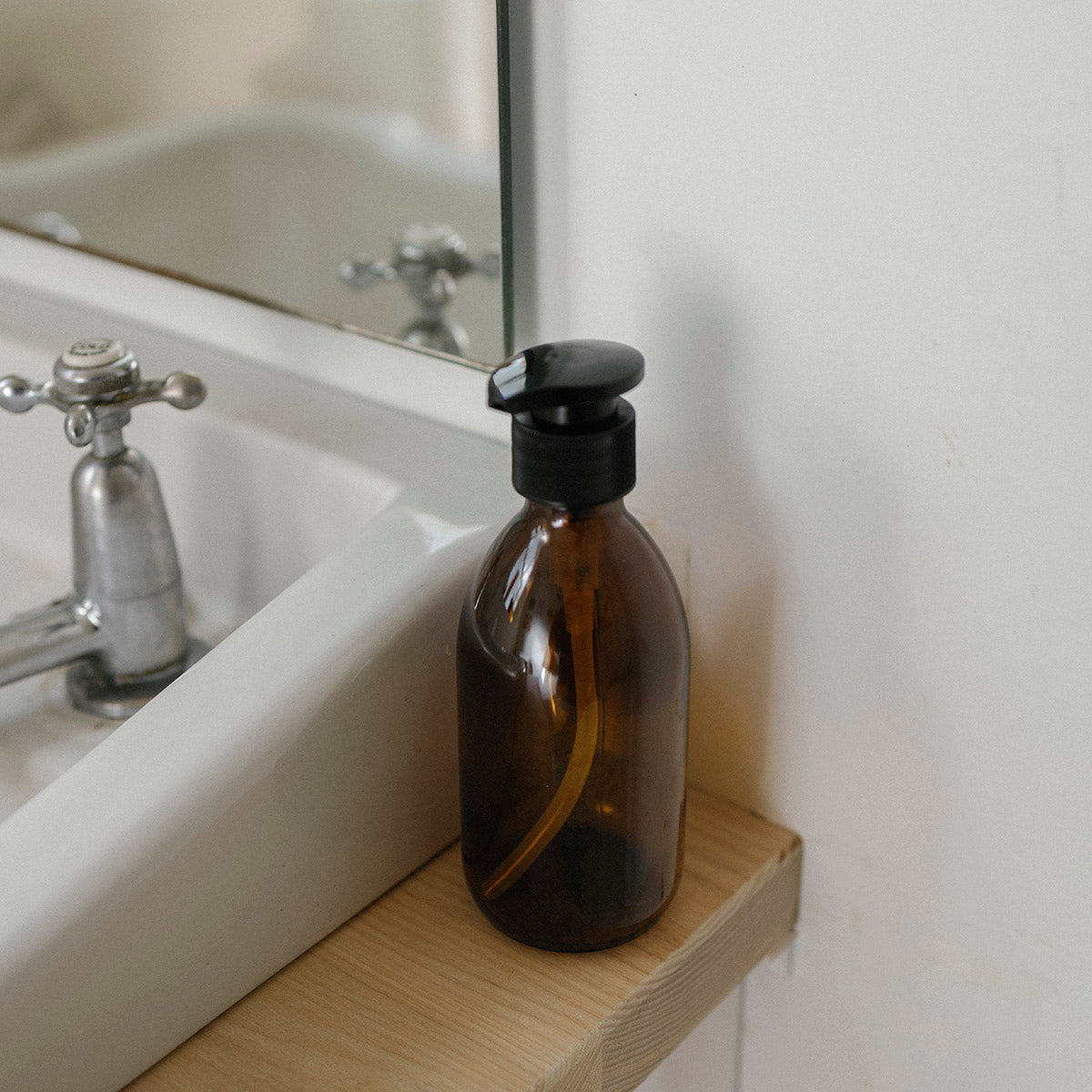 AMBER GLASS PUMP BOTTLES