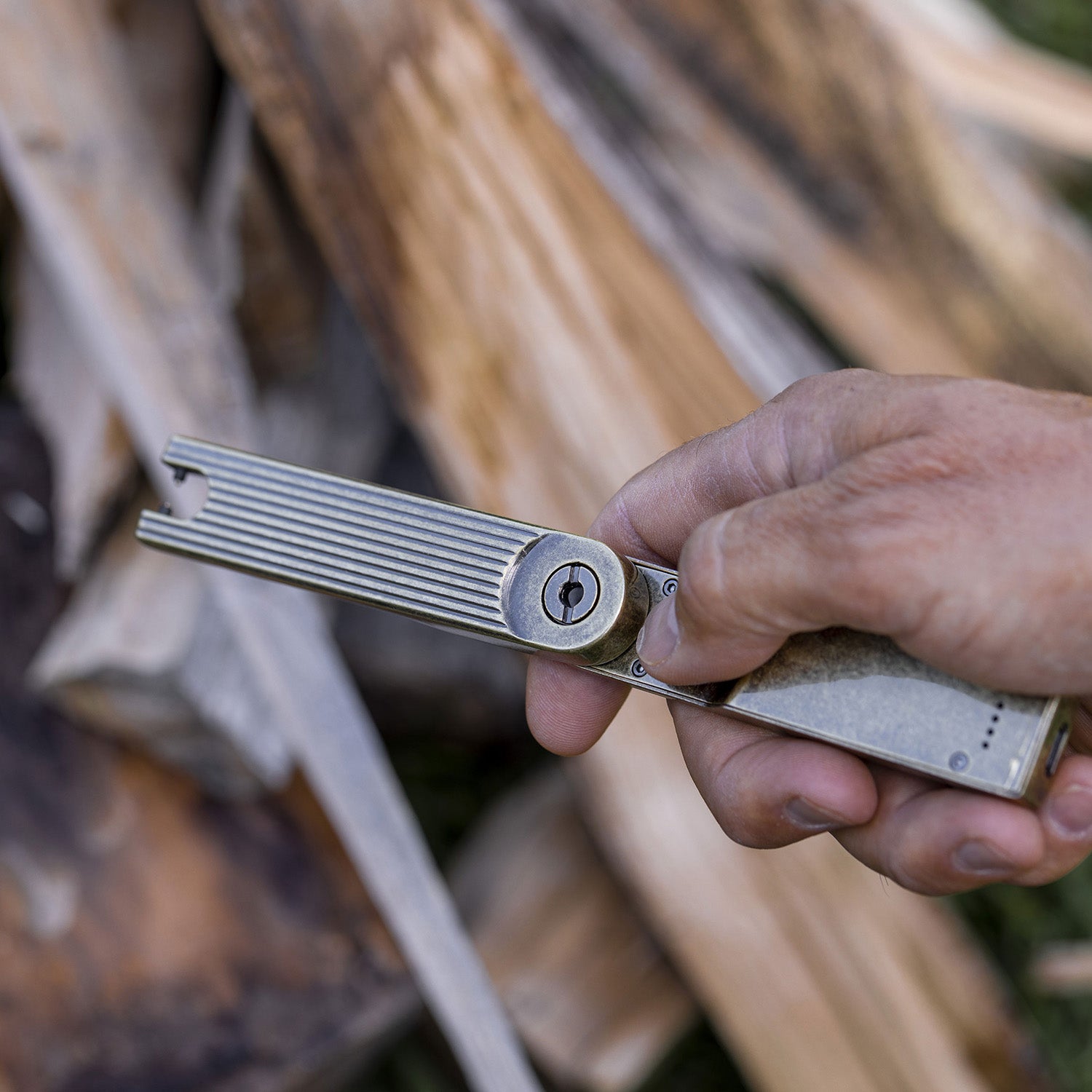 BAREBONES | PIVOT ARC LIGHTER