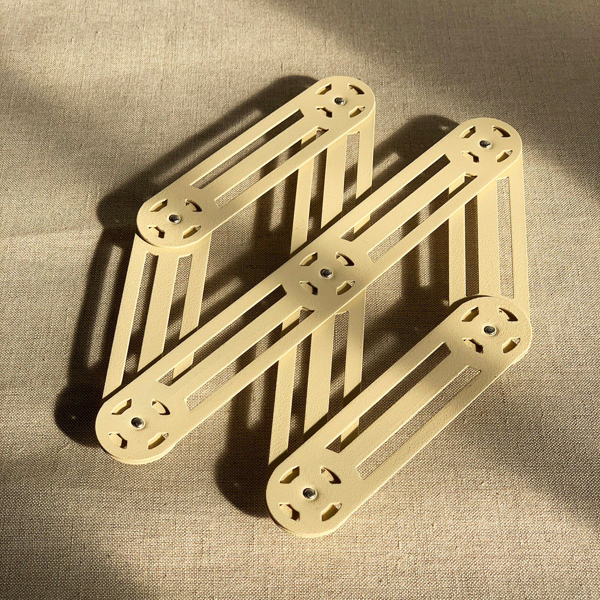 FRENCH TRIVET