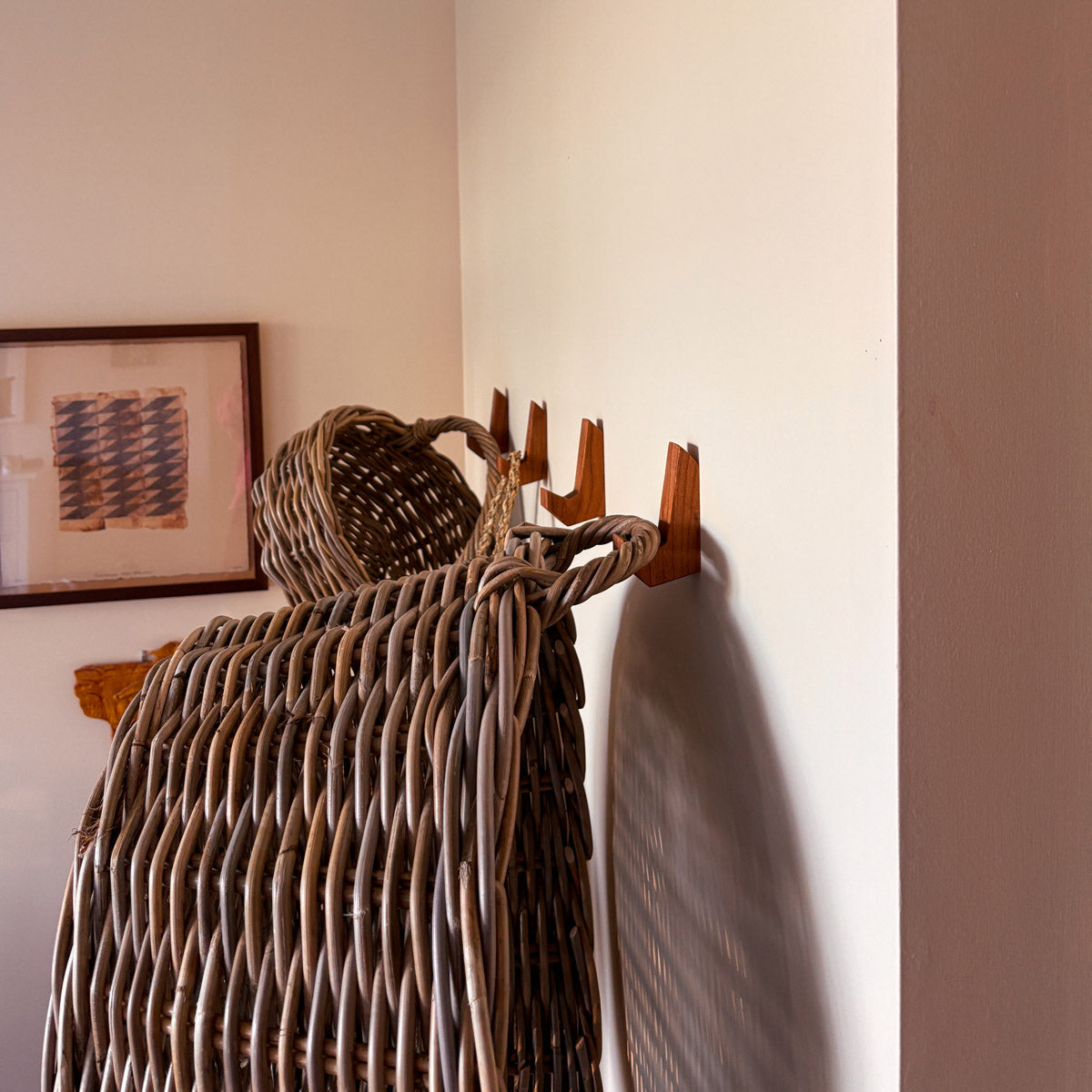 GEOMETRIC WOODEN WALL HOOKS
