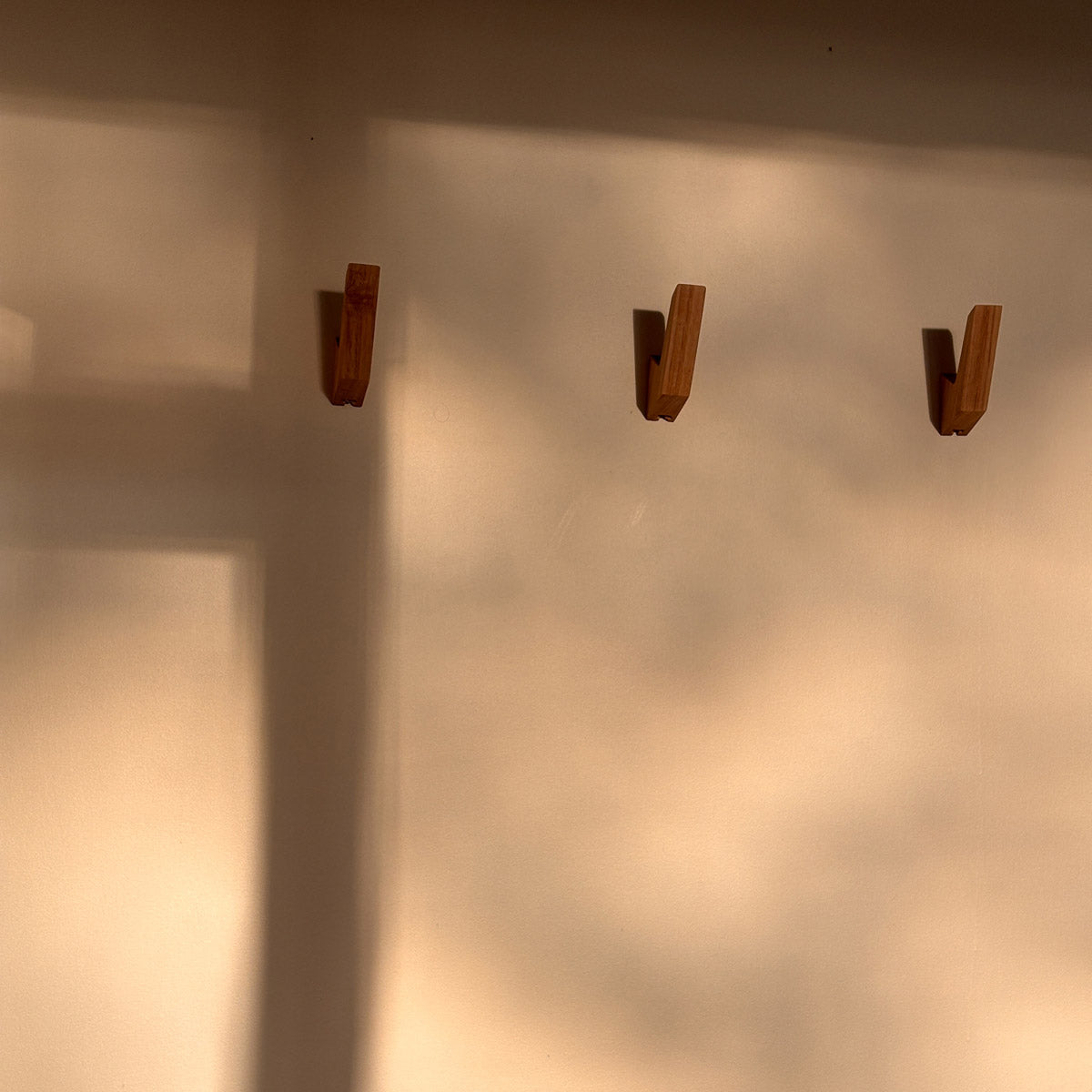 GEOMETRIC WOODEN WALL HOOKS