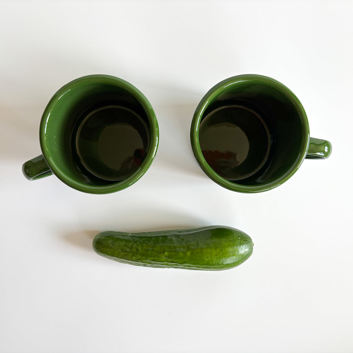HUNTER GREEN ENAMEL CUP