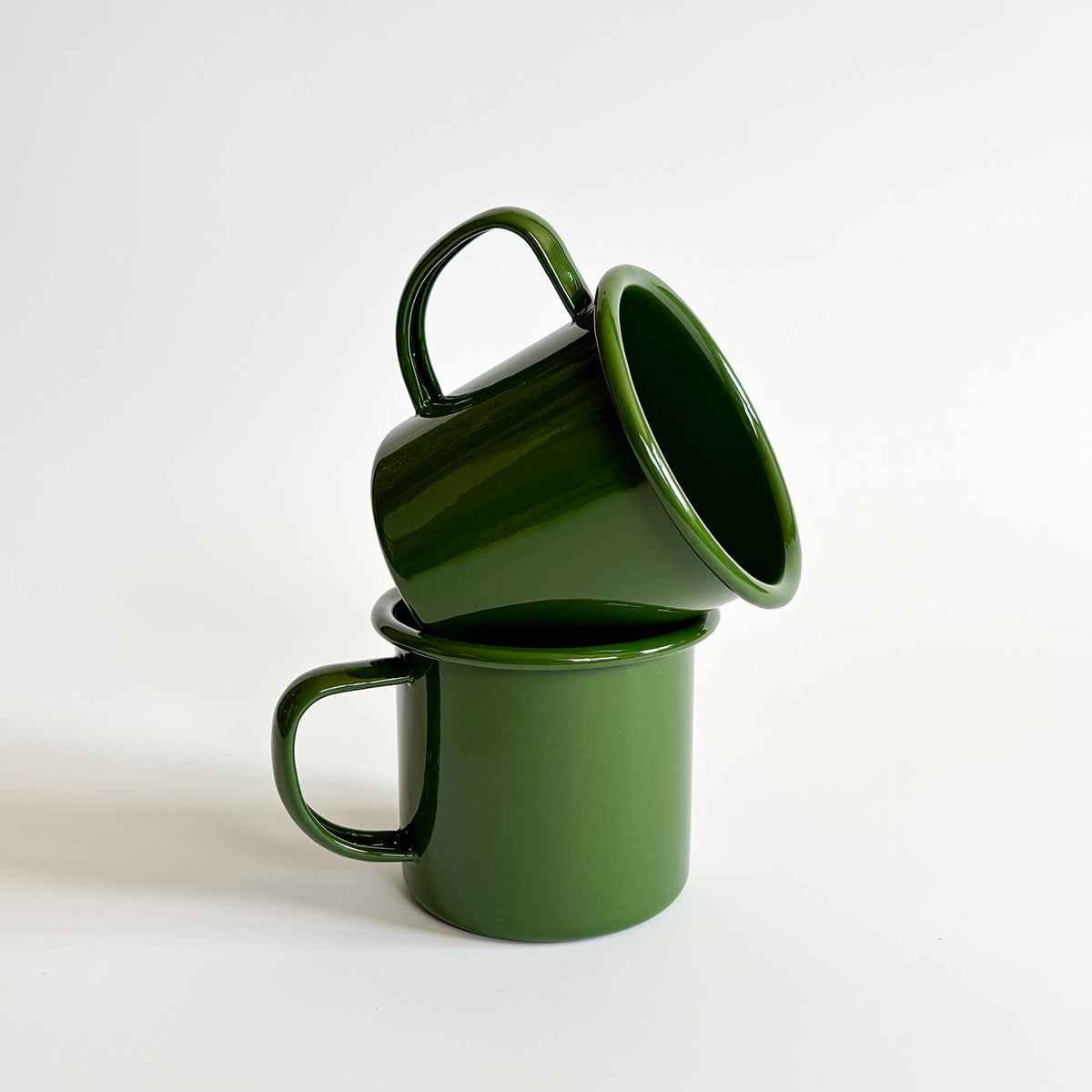 HUNTER GREEN ENAMEL CUP