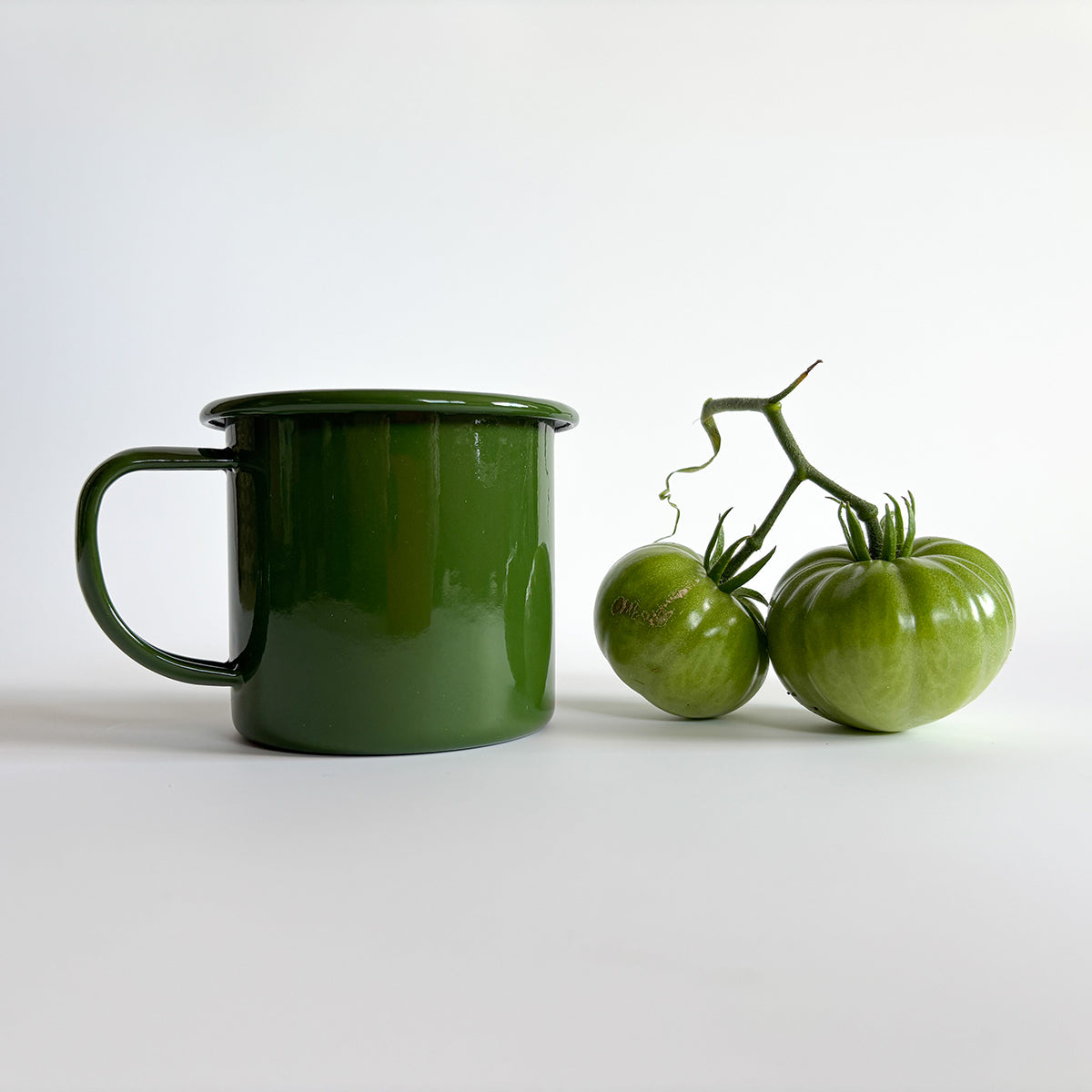 HUNTER GREEN ENAMEL CUP