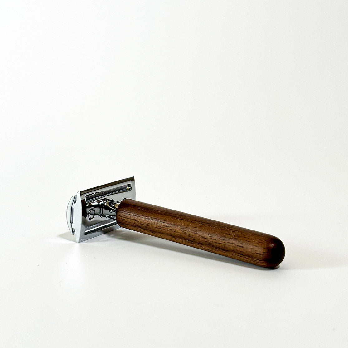 Natural Safety Razor NZ with wooden handle