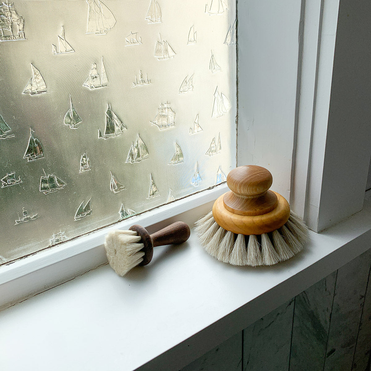 IRIS HANTVERK | MAPLE BATH BRUSH | KNOB