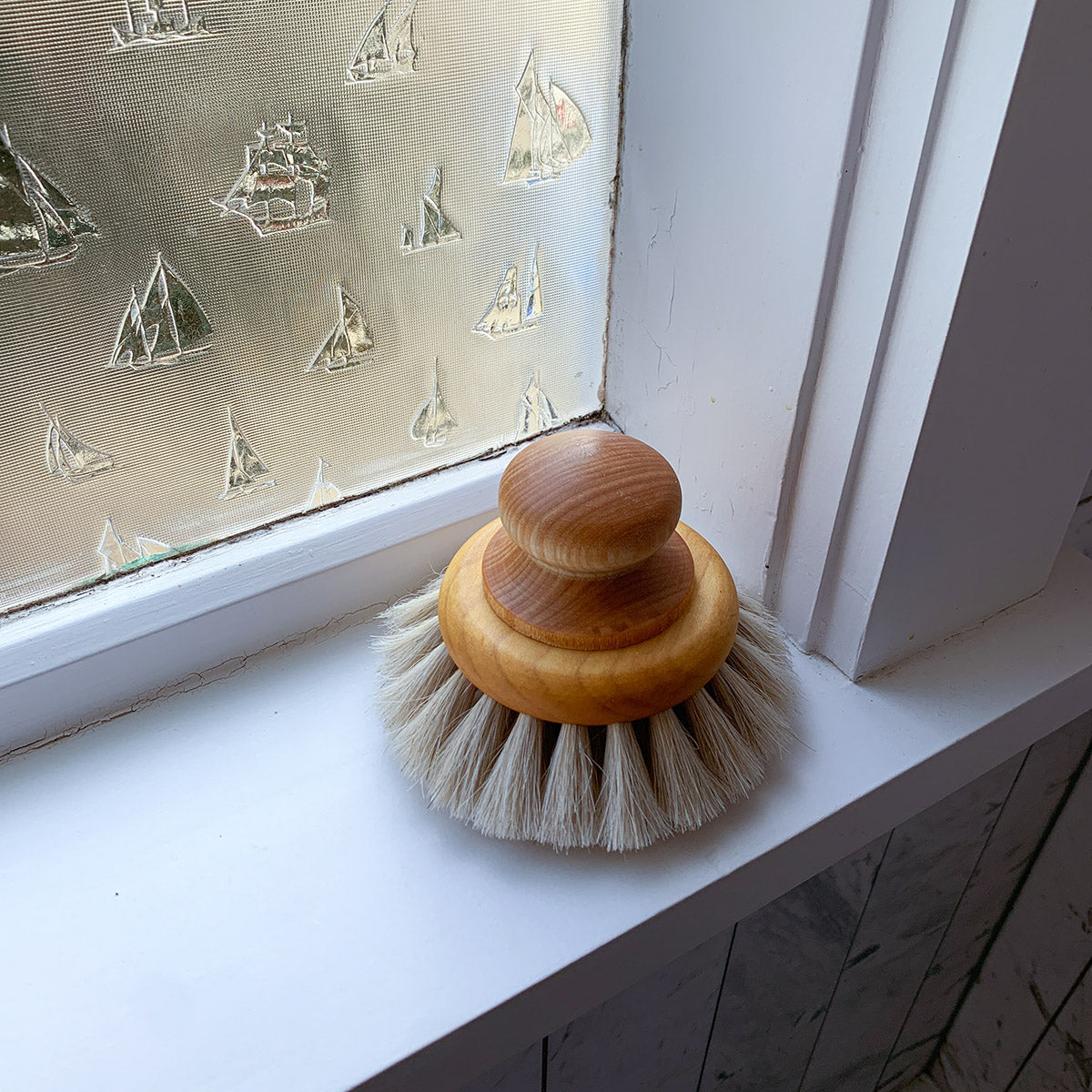 IRIS HANTVERK | MAPLE BATH BRUSH | KNOB