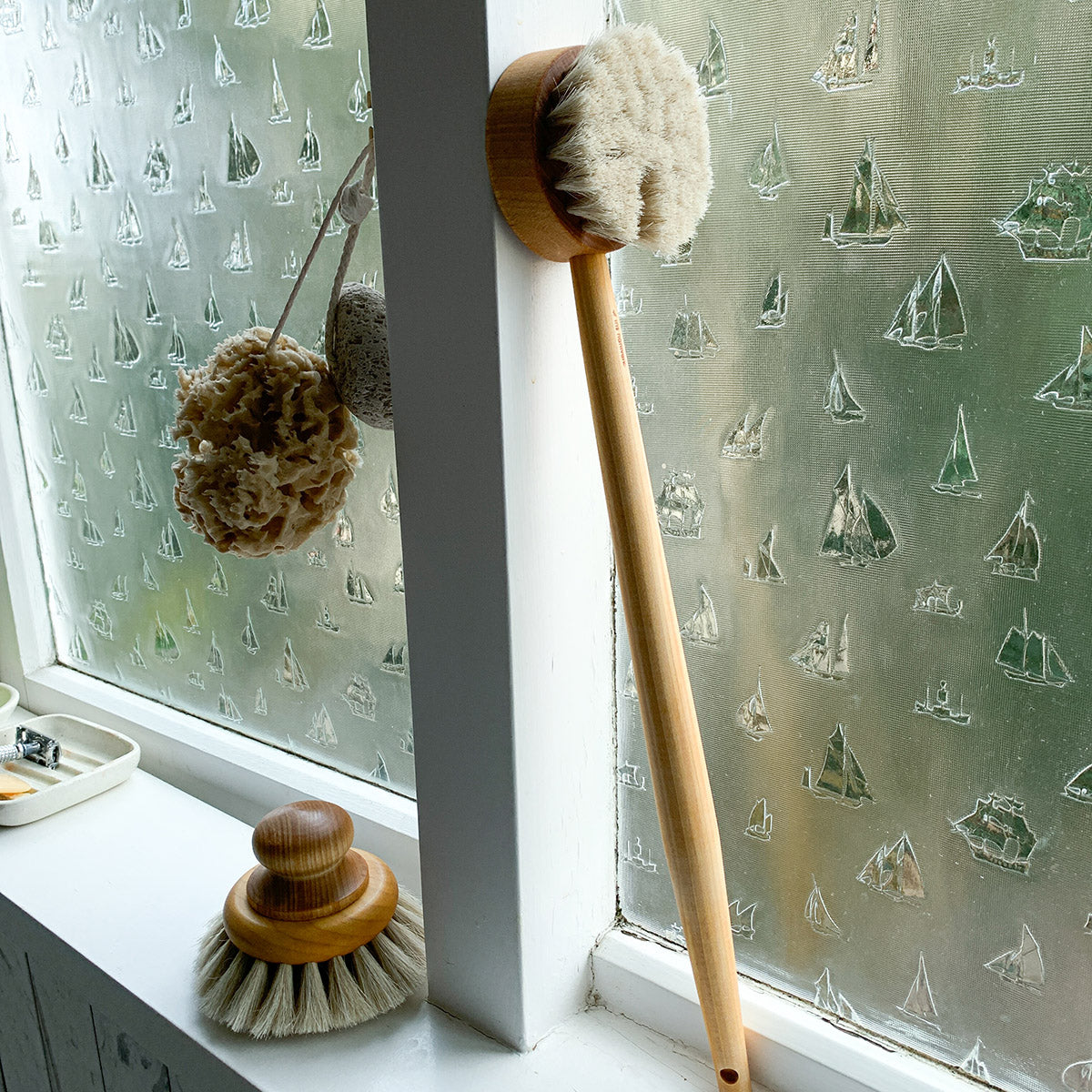 IRIS HANTVERK | BIRCH BATH BRUSH | PUCK