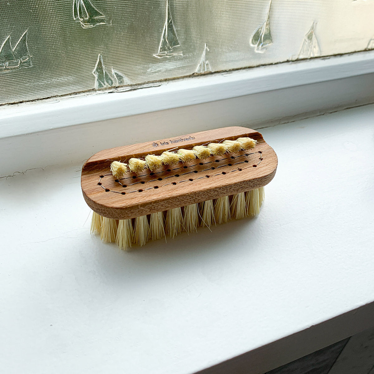 IRIS HANTVERK OAK NAIL BRUSH The WasteFree Home