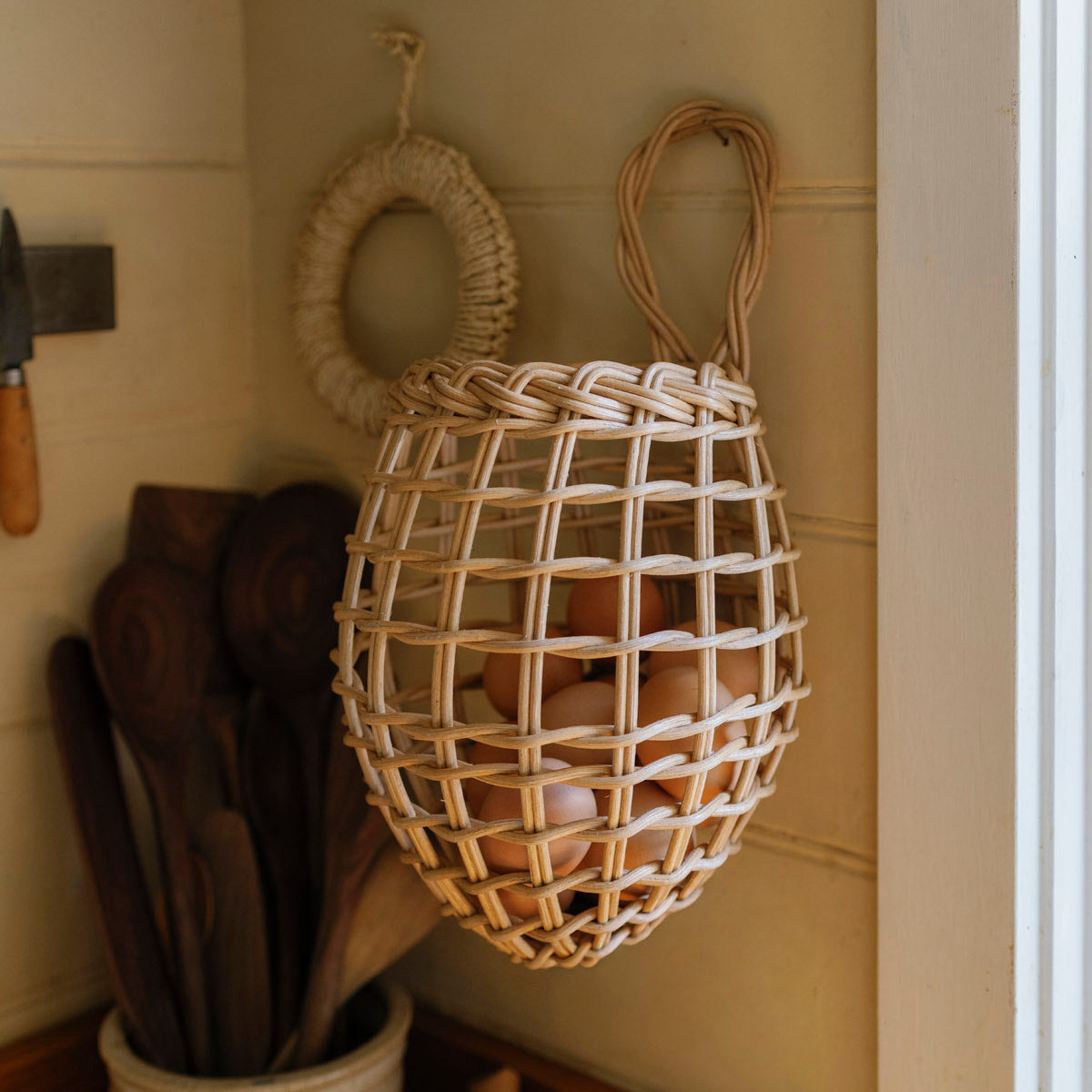 HENNIE | RATTAN WALL BASKET
