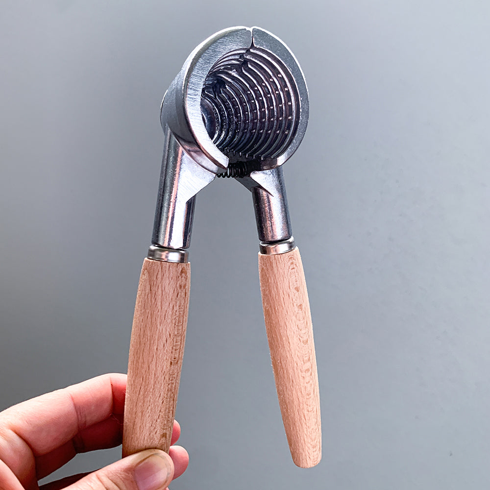 NUT CRACKER
