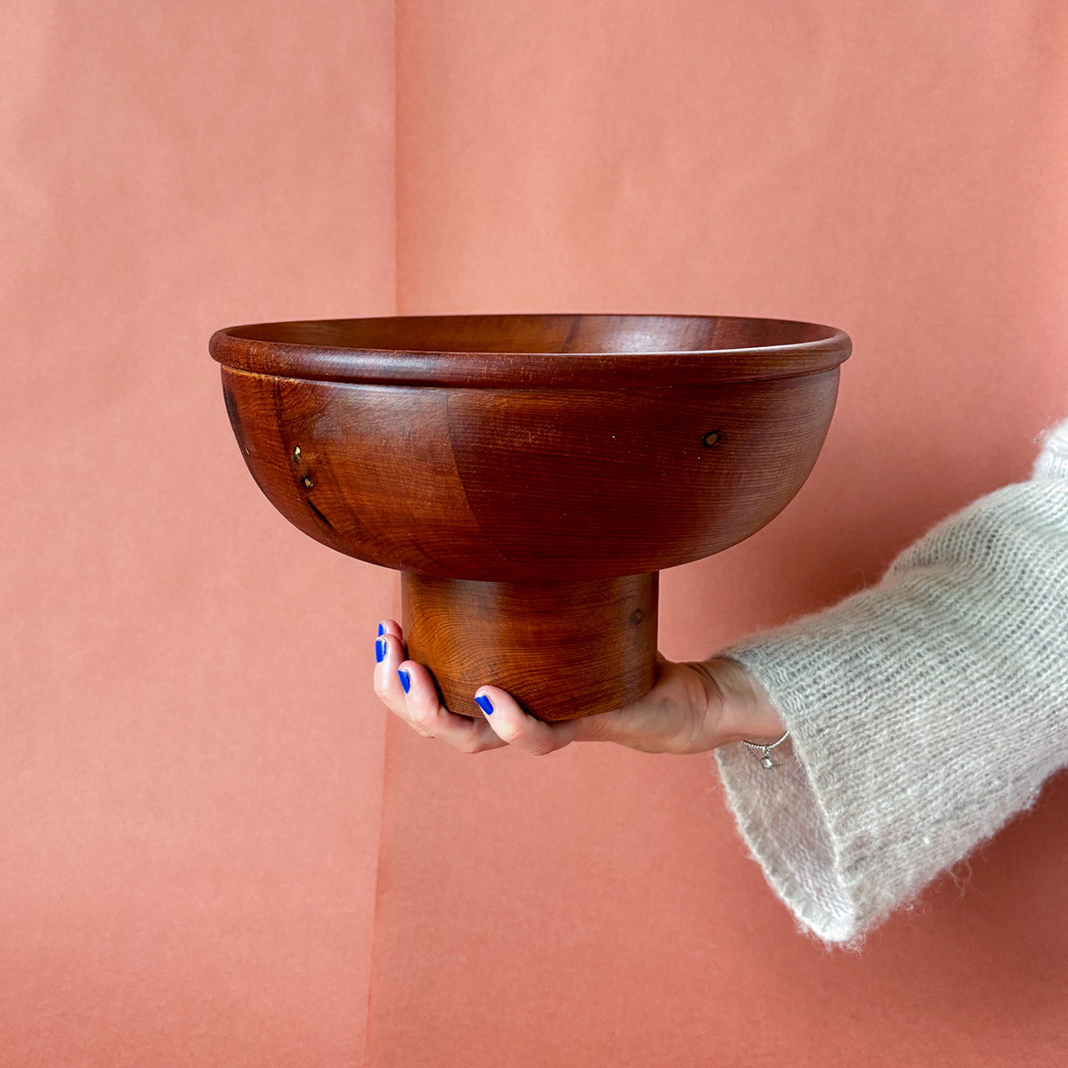PETE &amp; CO | HANDCRAFTED WOODEN PEDESTAL BOWLS