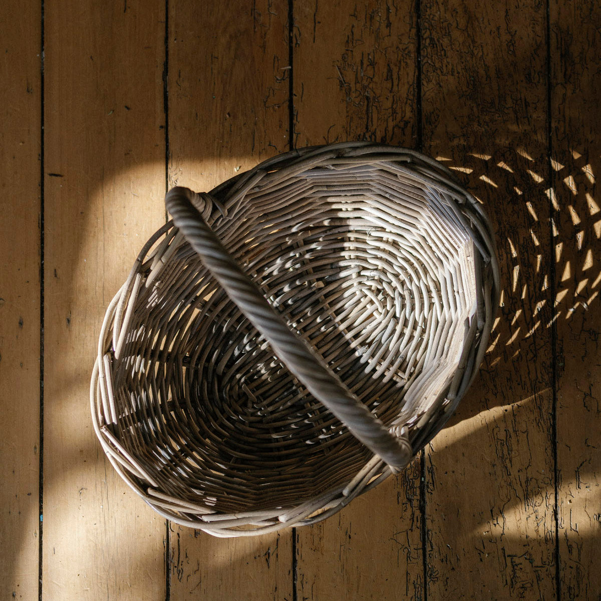 BLUEBELL | RATTAN GATHERING BASKET | WITH SHORTER HANDLE