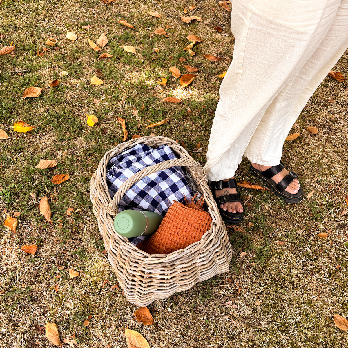 BETTY | RATTAN PICNIC BASKET