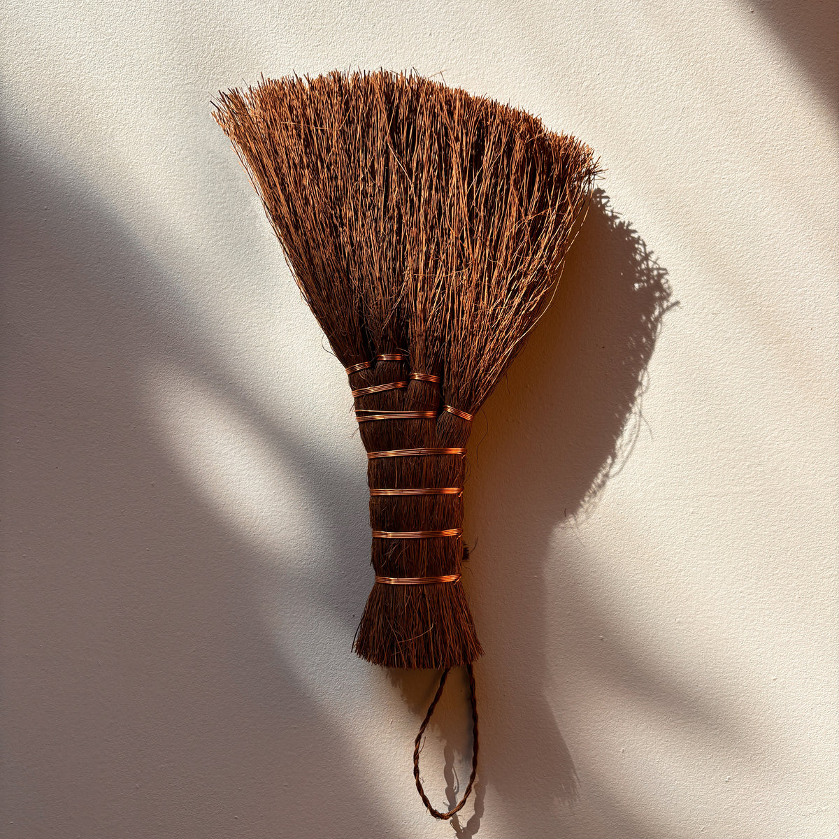 REDECKER | SHURO PALM FIBRE HAND BRUSH