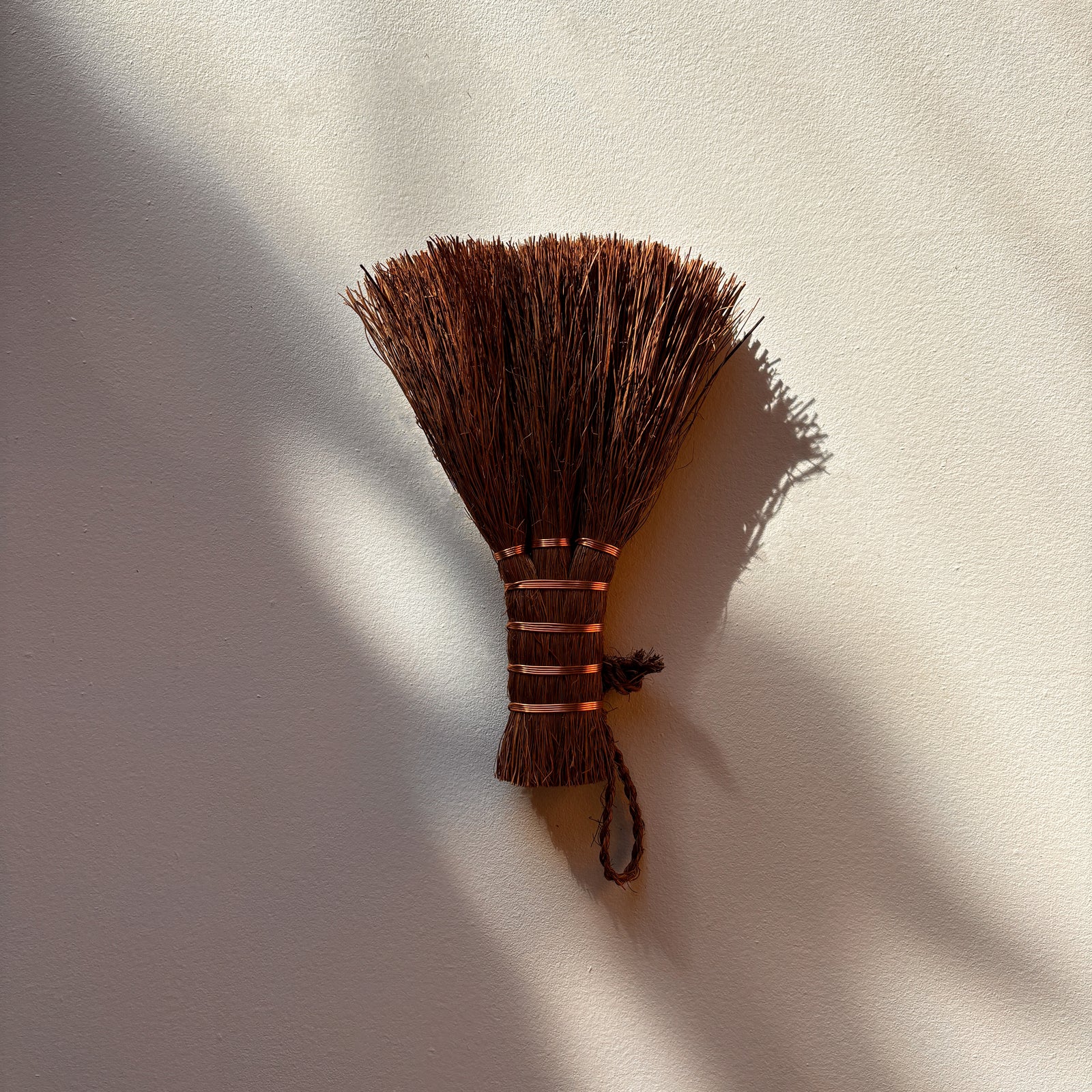 REDECKER | SHURO PALM FIBRE HAND BRUSH