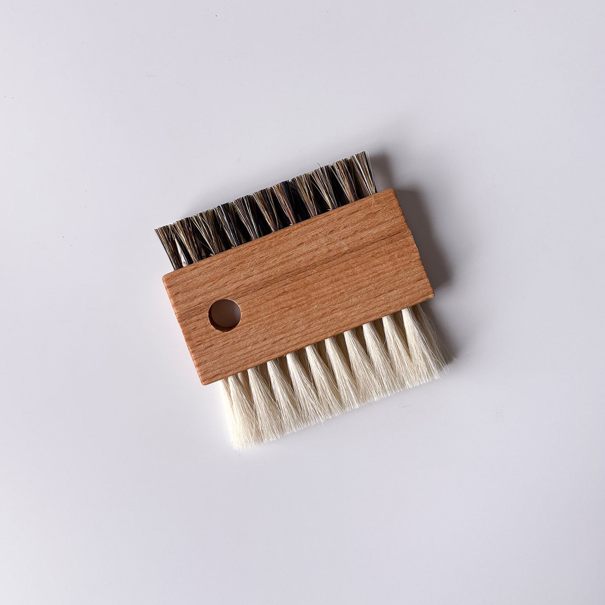 Keyboard cleaning brush