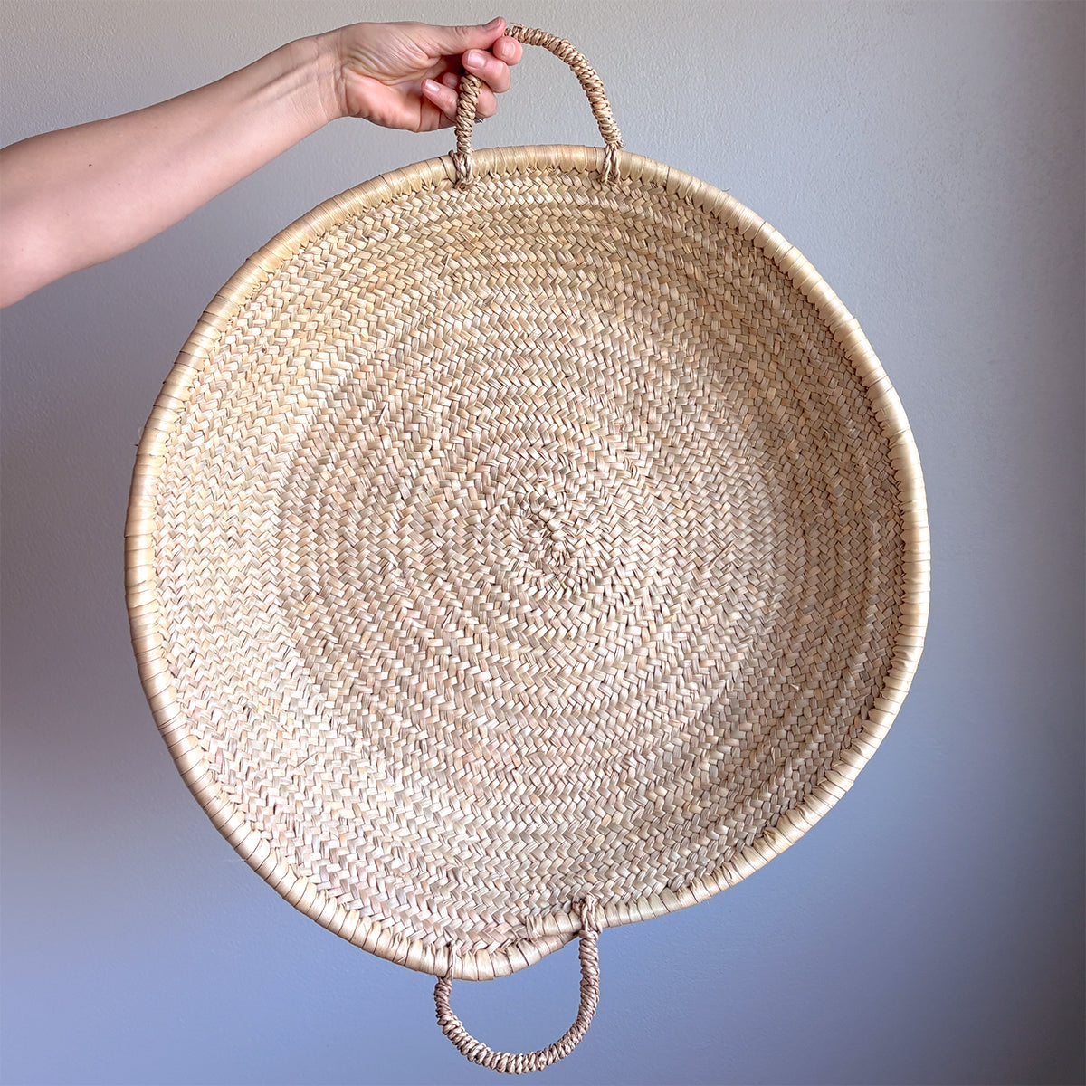 SHALLOW WOVEN BASKET