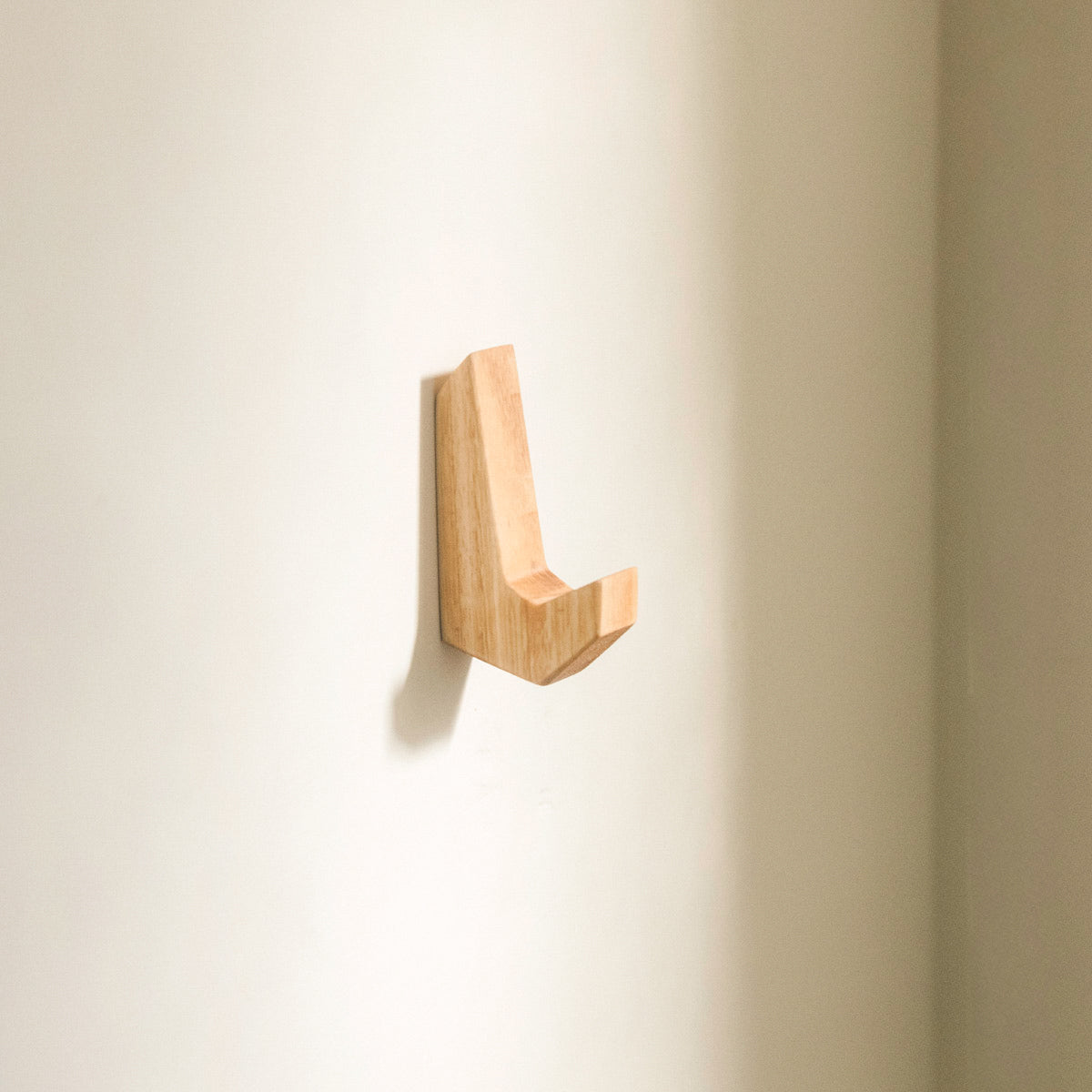GEOMETRIC WOODEN WALL HOOKS