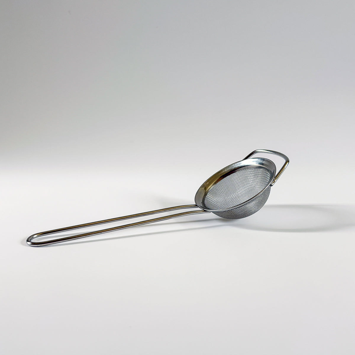 STAINLESS STEEL TEA STRAINER