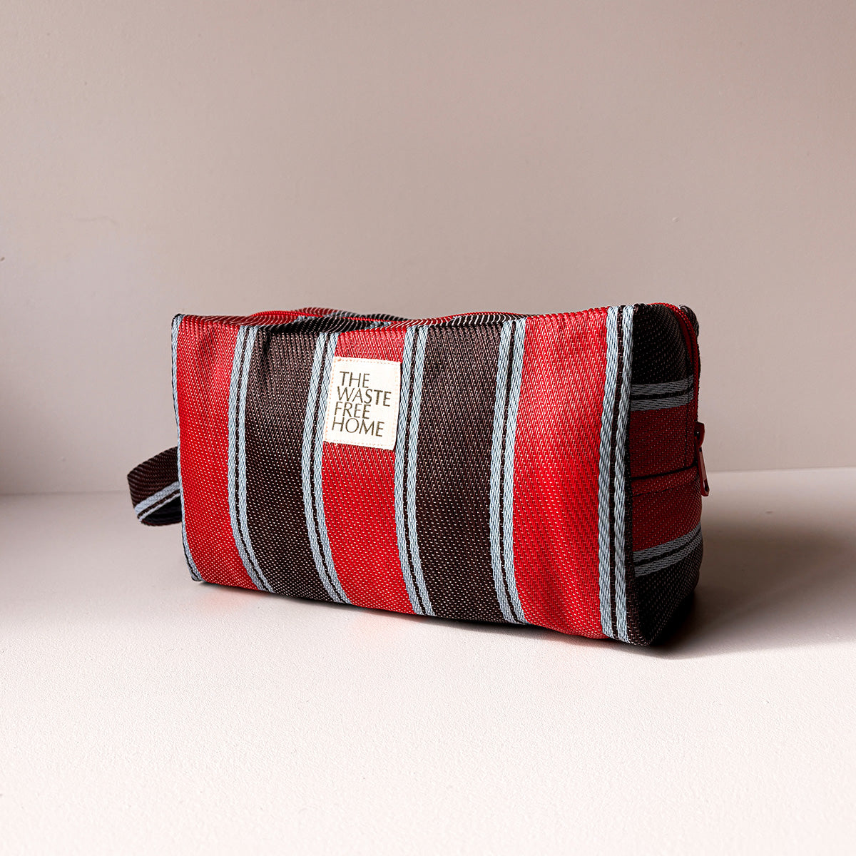 POUCH | 100% RECYCLED NYLON