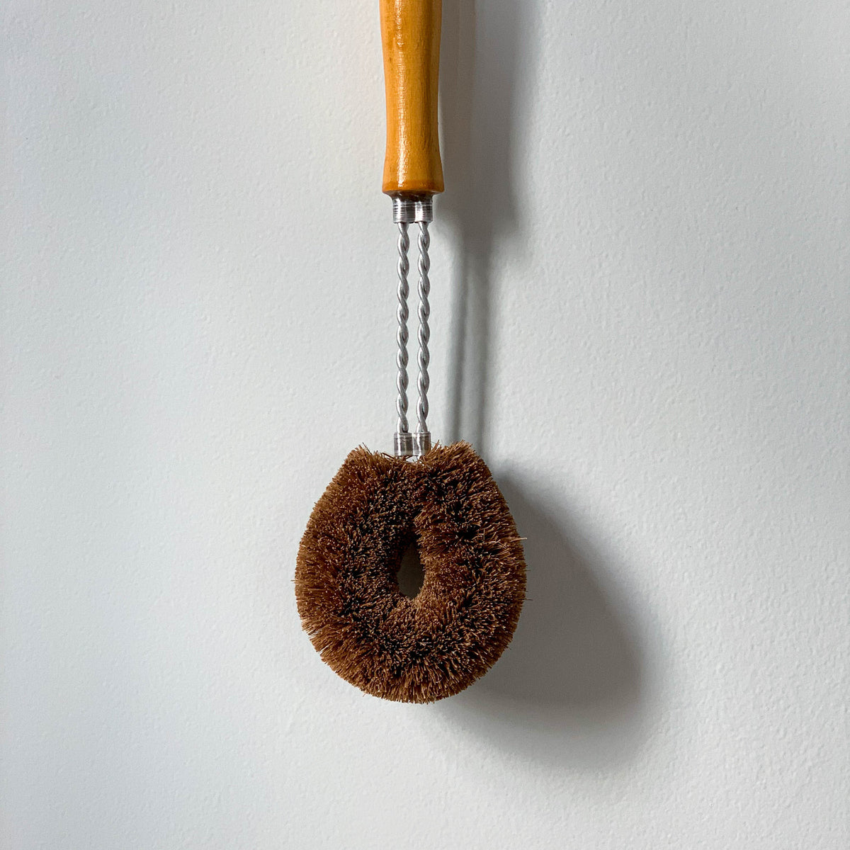 COCONUT FIBRE DISH BRUSH