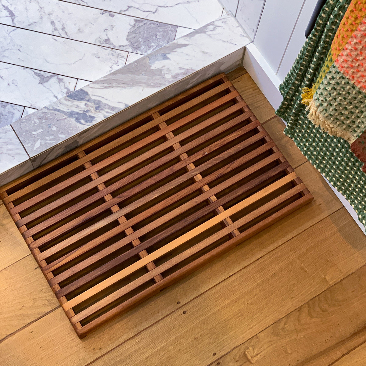 PETE & CO | HANDCRAFTED WOODEN BATH MAT | RIMU