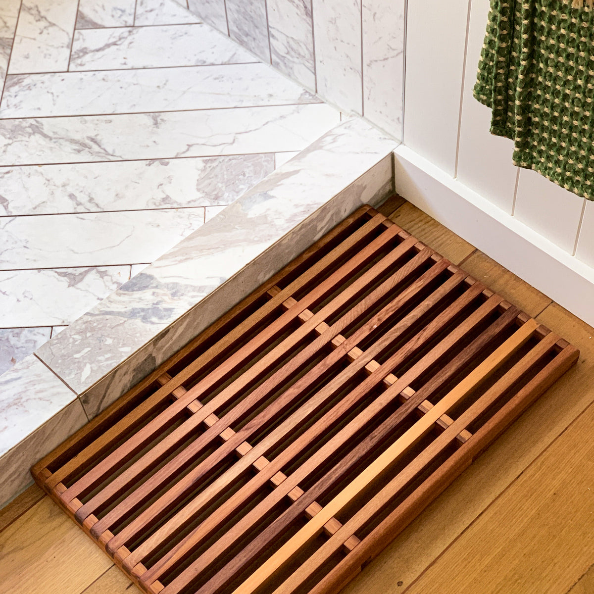 PETE &amp; CO | HANDCRAFTED WOODEN BATH MAT | RIMU