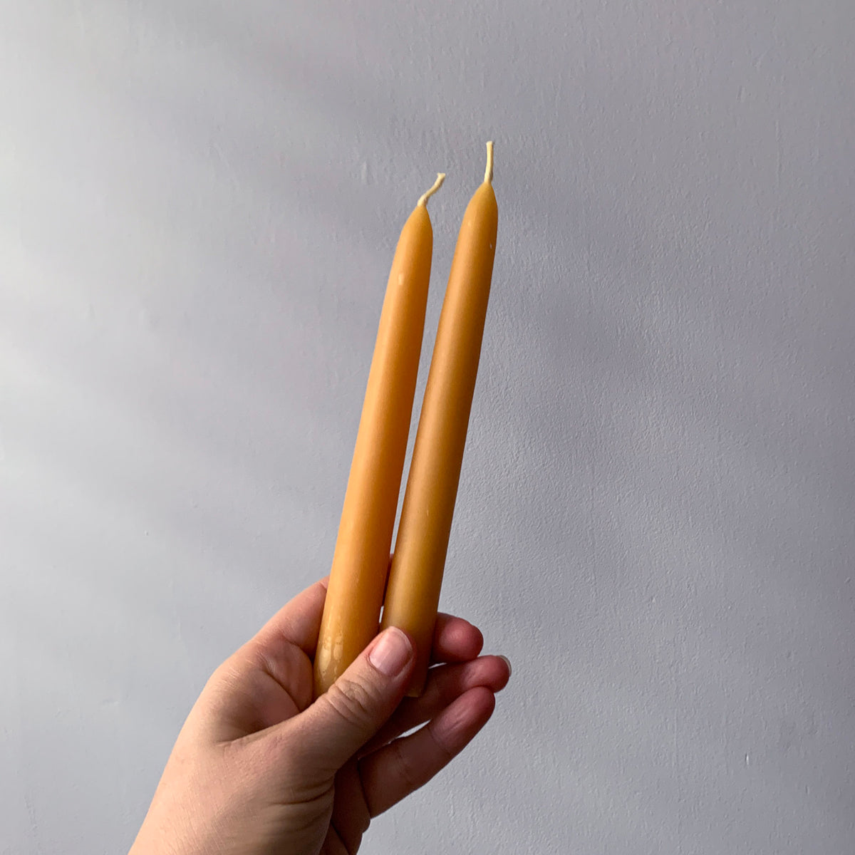 TAPER BEESWAX DINNER CANDLE