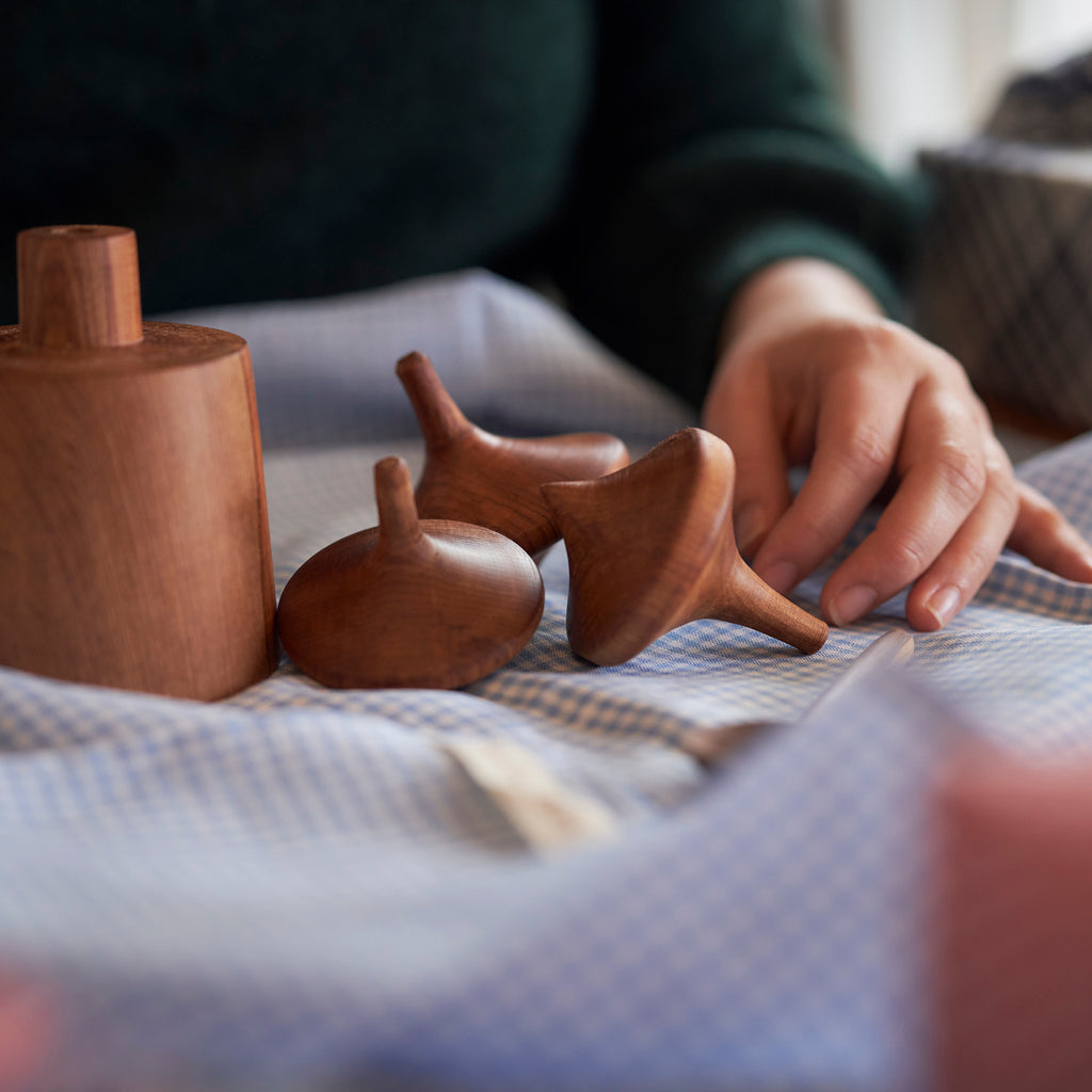HANDCRAFTED SPINNING TOPS